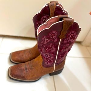 Cute Cowgirl boots!! Size US W 8.